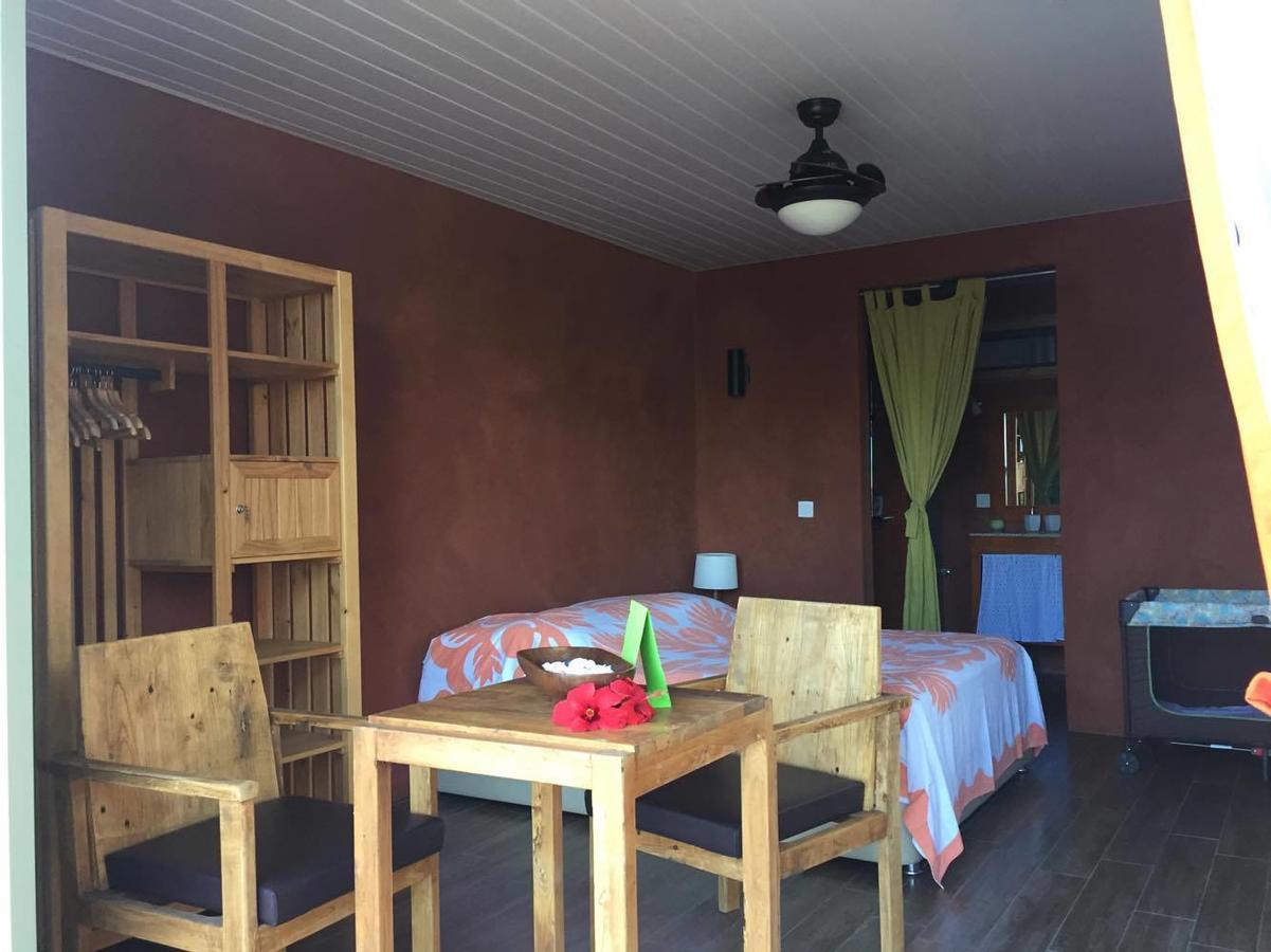 Pension Villa Enata Atuona エクステリア 写真