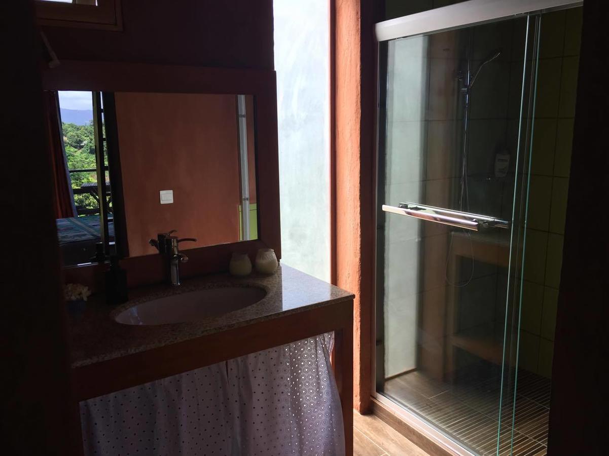 Pension Villa Enata Atuona エクステリア 写真